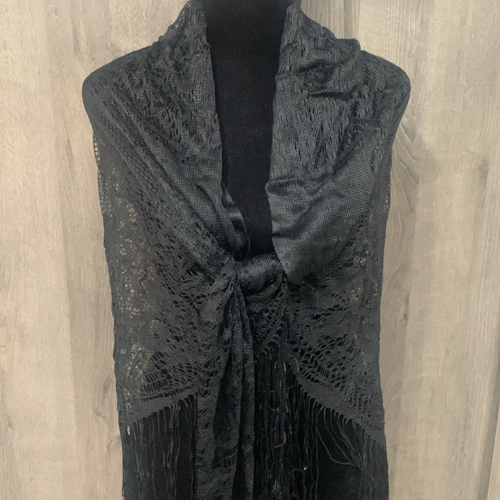 Black Crocheted Shawl Or Beach Wrap Cover up With Fringe Women's One Size - Picture 6 of 9